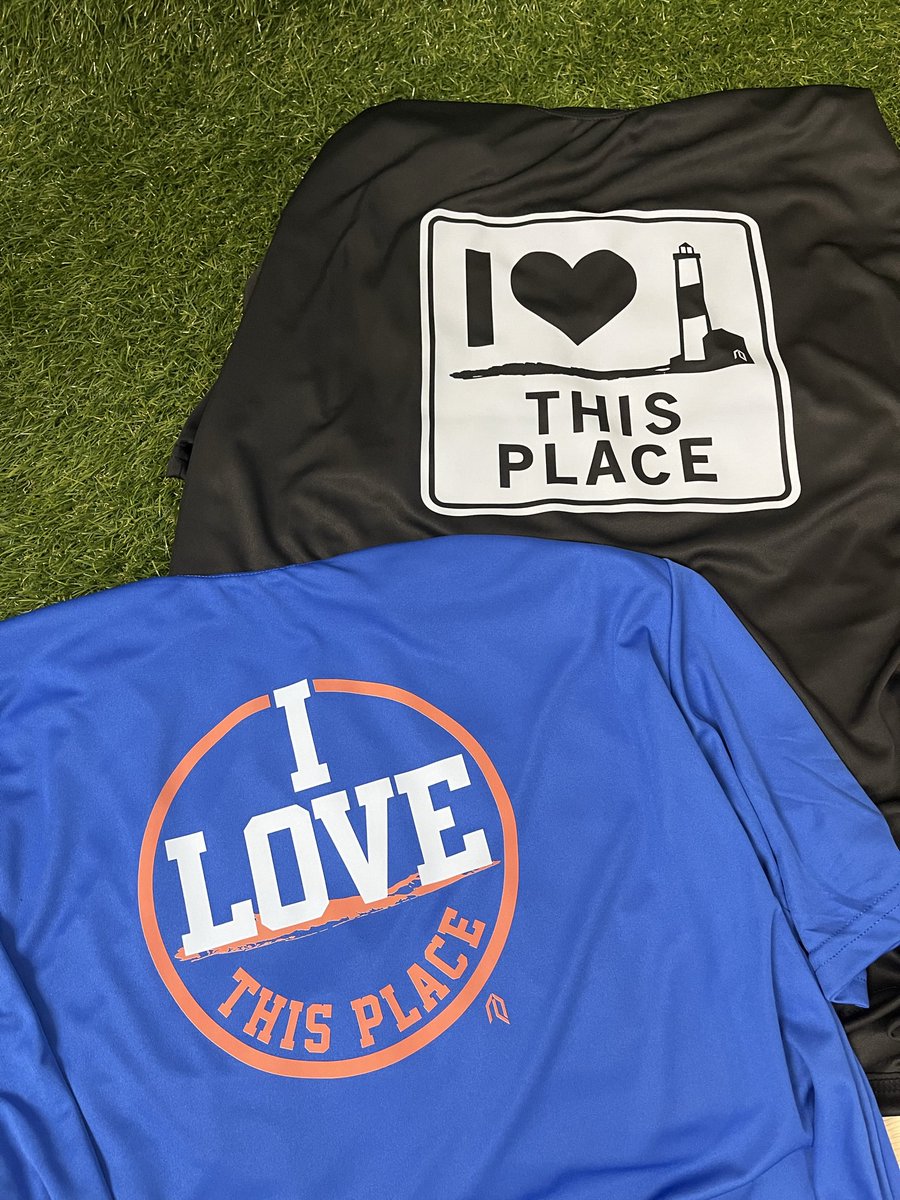 🚨 I Love LI Giveaway! 🚨

RT &amp; Follow to win the LGI shirt of your choice! Shop them all at:

athletelogos.com/collections/li

Winner announced after the game tomorrow.