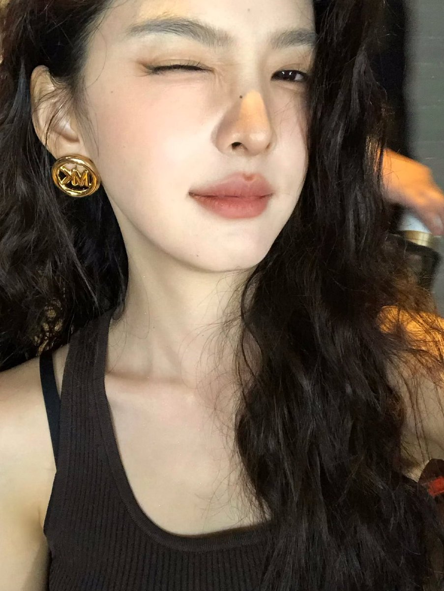 xiaoliuWeb3's tweet photo. 章若楠 https://t.co/Hseof5ZRSd