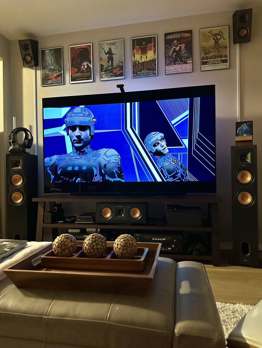 CraigKoban's tweet image. TRON on 4K UHD BD is just flat-out phenomenal.
This might be one of the finest restorations of an older film that I’ve ever seen.