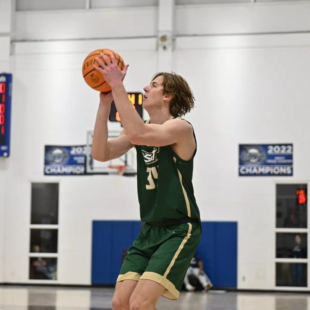 NCAADII's tweet image. The bigs are back 🔥🏀 
Wayne Cavadi spotlights multiple returning #D2MBB forwards and centers to watch this season.
#MakeItYours | on.ncaa.com/1022d2mbb
