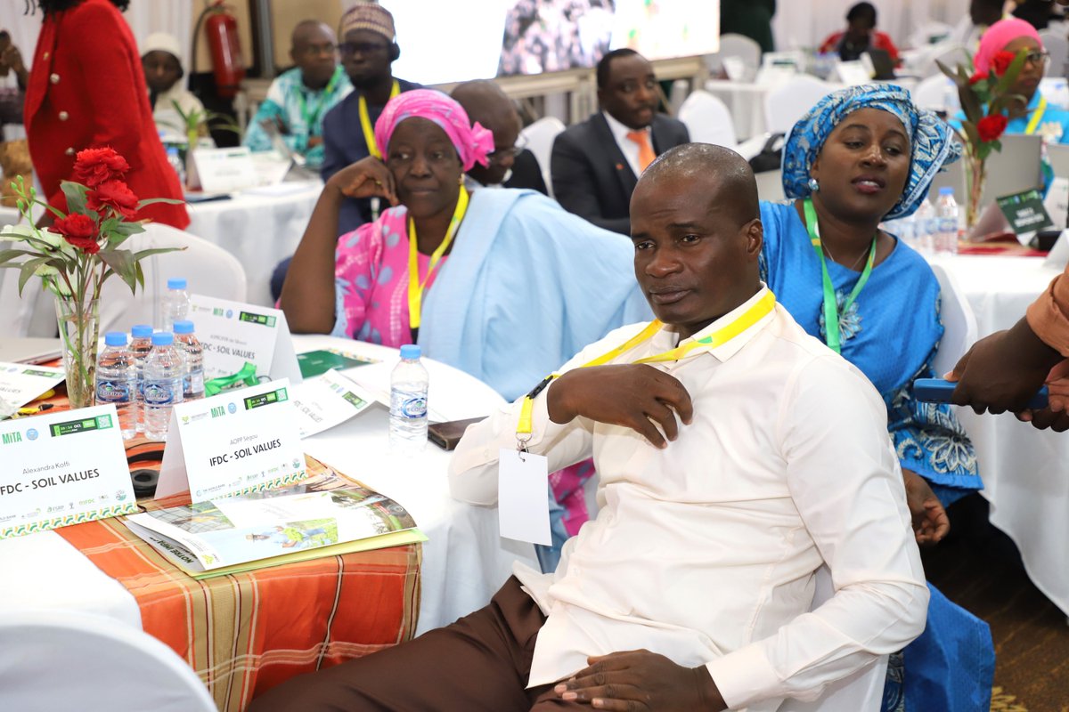 IFDCNWAF's tweet image. “The #SoilValuesProgram has contributed to restoring several hundred hectares of degraded land and established economic models based on #Biodigesters and #ZaiPits.” Dr. Mariama B. Diallo, Bundling Lead, Soil Values Program  
#SoilHealth #Sahel #SustainableAgriculture