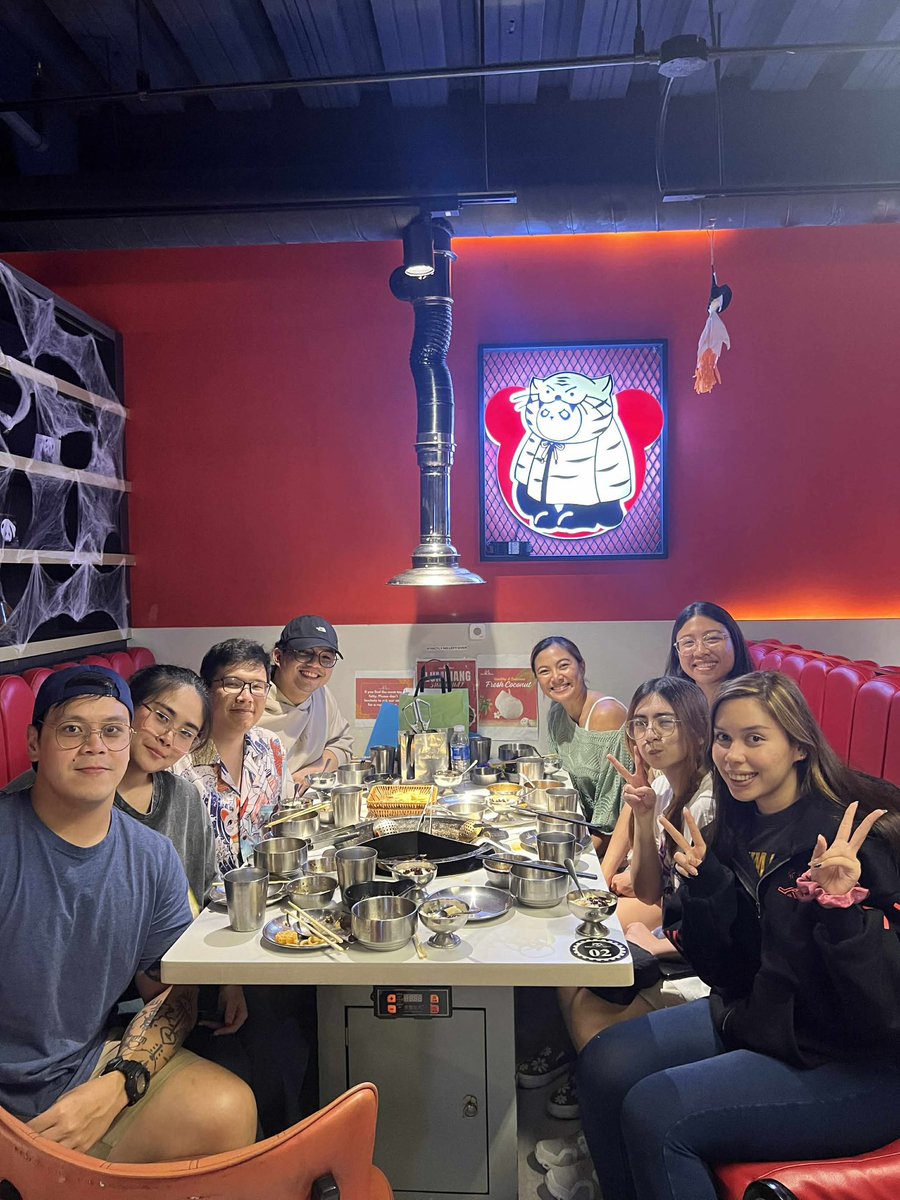 From the virtual desk to hotpot with the stay-at-home crew + some fine folks from the VCTPH fam 🍲 

It was our last day for the final Ascension Pacific, and the end of my VCT calendar this year. Lucky I got to do this (3 years in a row) and GC PAC this month! 

Till next time ✌️
