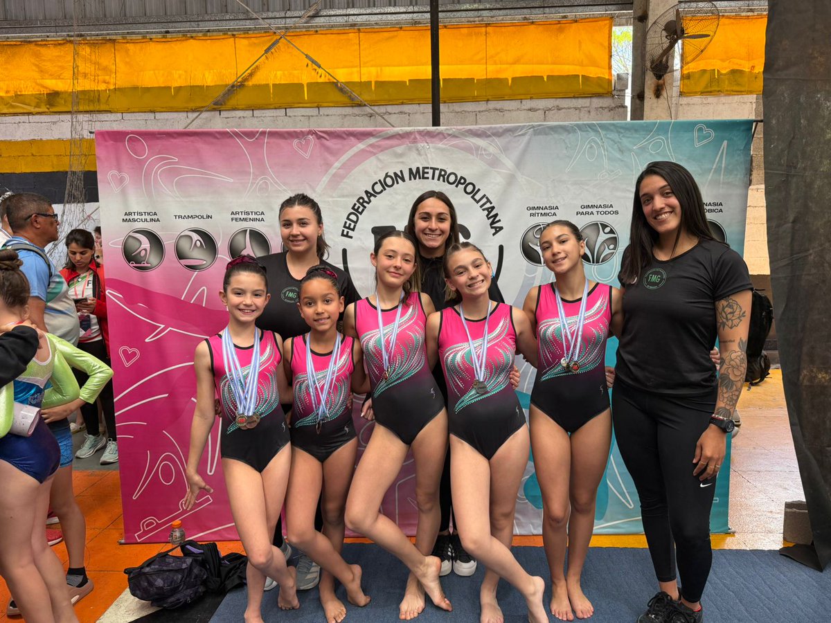 DeportesRacing's tweet photo. GIMNASIA ARTÍSTICA 🤸‍♀️ 

¡Queremos felicitar a nuestras gimnastas Nina, Isabella, Máxima, Camila, Sol y Valentina, y a las profes Nina, Mati y Valen por su gran desempeño en el Nacional Regional Federativo realizado en Comunicaciones! 🫶🩵

¡Vamos Academia! https://t.co/BdnTJGLfgN