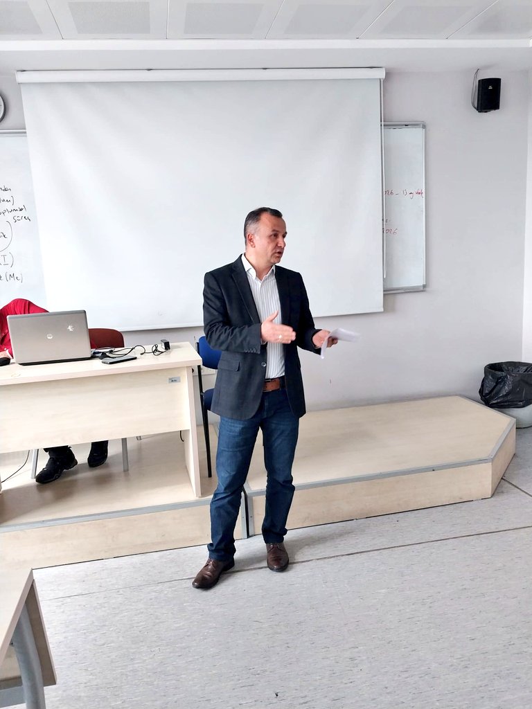 İl Müdürlüğümüz Denetmeni Ömer Arık 2025 yılı Rehberlik ve Bilgilendirme programı Kapsamında  Uşak Üniversitesi Öğrencilerine Kayıt dışı İstihdam ile mücadele ve Gss hakkında bilgilendirme yapmıştır.<a href="/sgk_usak/">SGKUşak</a>