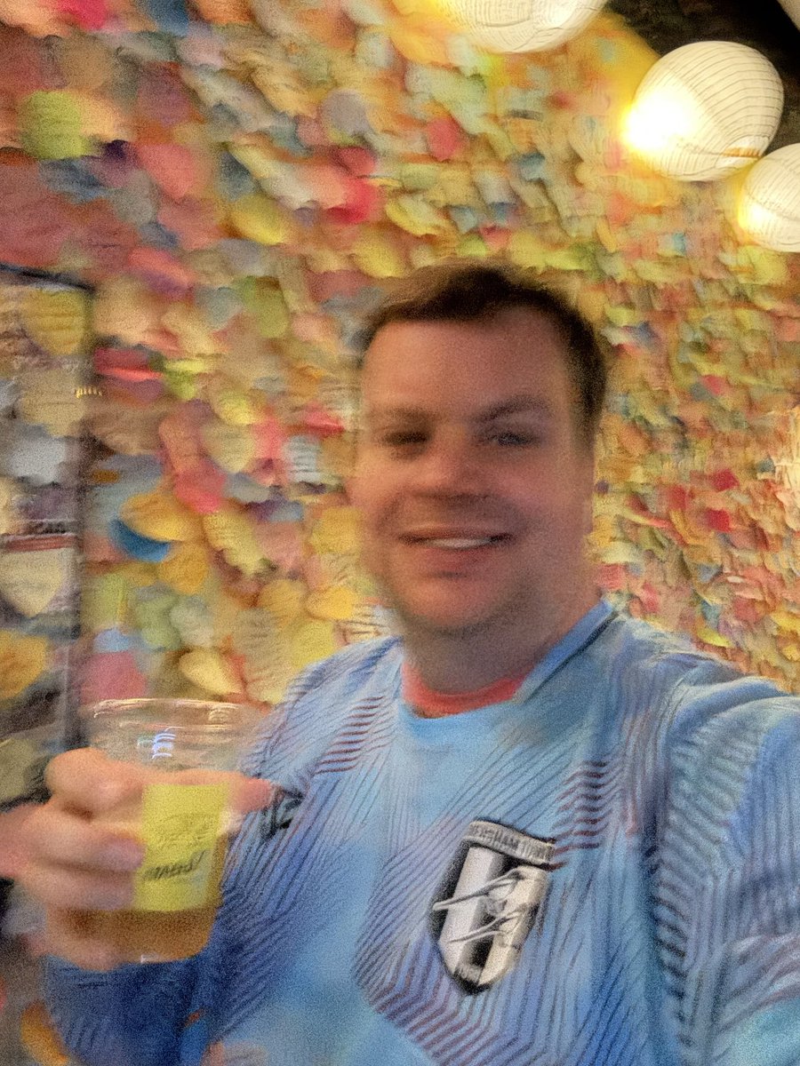 Sending support from Tokyo this week!
#UpThePies
🤍🖤⚽️🇯🇵
 <a href="/shaun_aram/">Shaun Aram</a> 
<a href="/KytewayAmersham/">Kyteway Amersham</a>