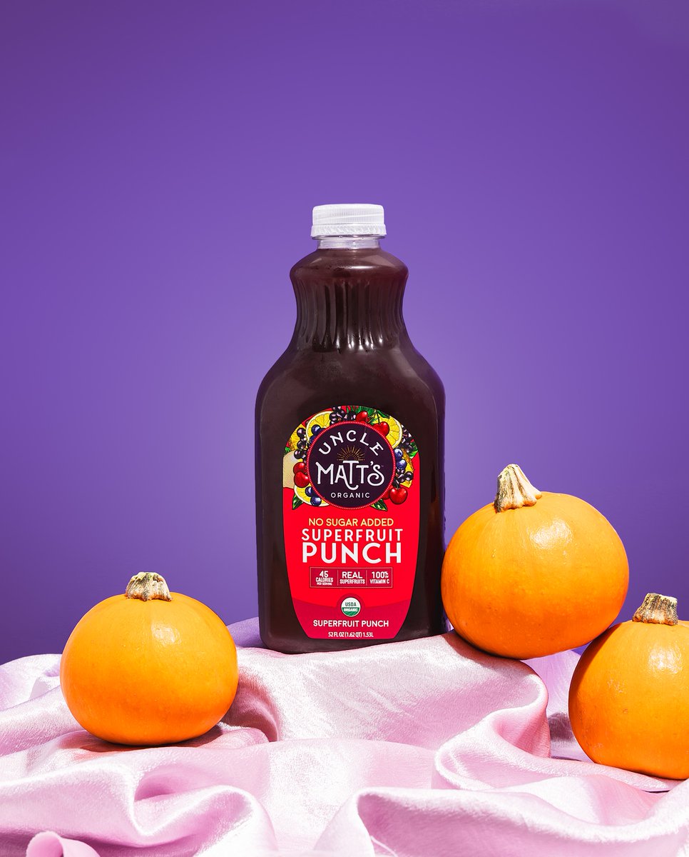 UncleMatts's tweet image. Our Superfruit Punch is bright, organic, and ready to steal the spotlight from pumpkin spice. 🎃

#SuperfruitPunch #UncleMattsOrganic #OrganicJuice #FallVibes #NoSugarAdded