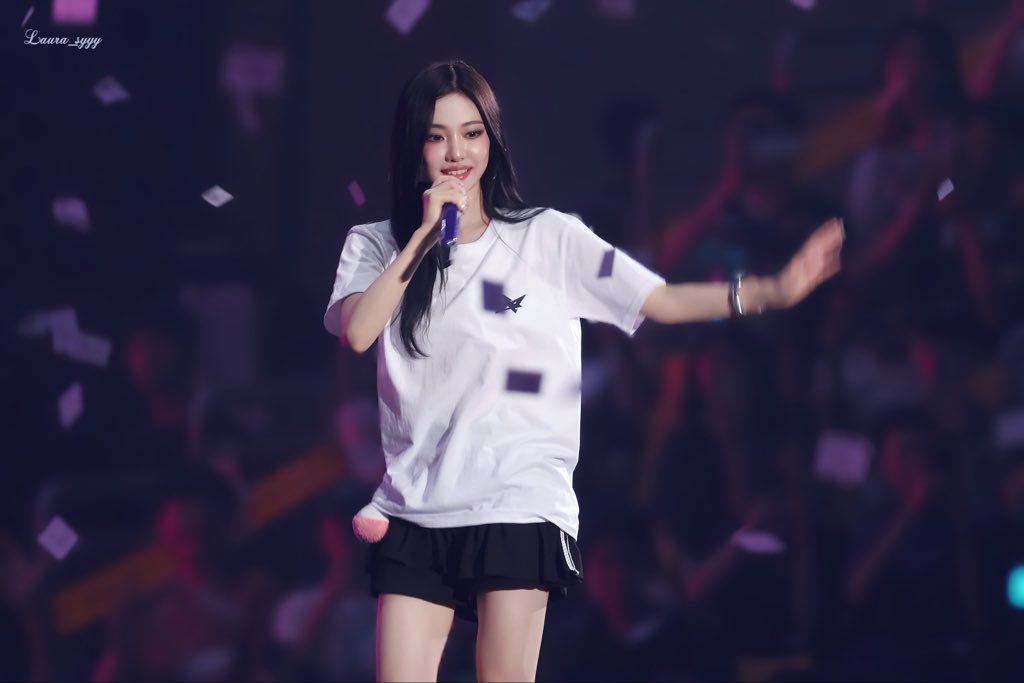 Laura_syyy's tweet photo. 🦋Happy NINGNING Day🎂
250831

NINGNING IS THE MAKNAE DAY
#NINGNING #닝닝  
#StunNING_23rd_BDAY 
#닌닌_아니고_닝닝_생일 https://t.co/8WqEeFG5Tc
