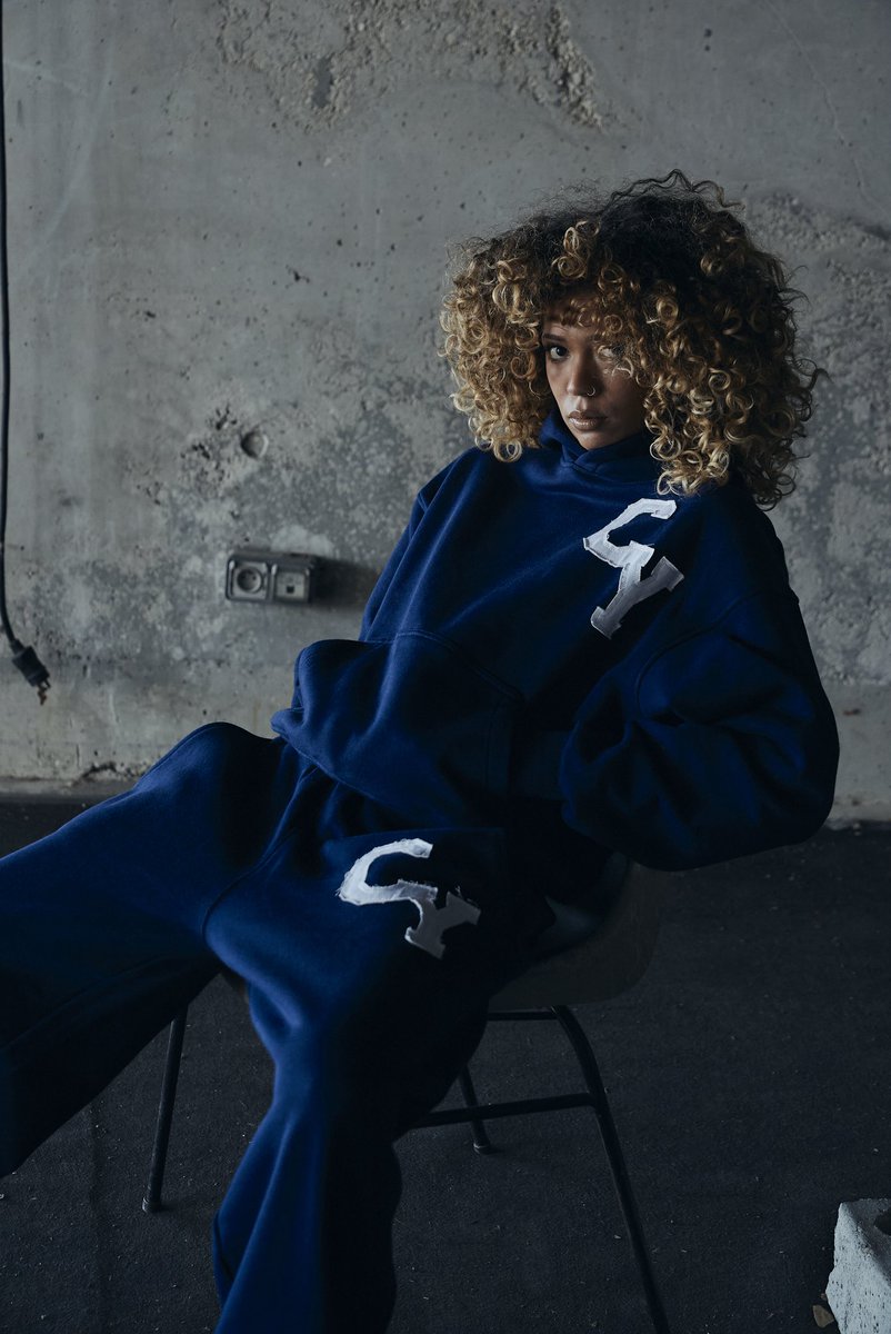 cynique__'s tweet image. 🎁 CONCOURS 🎁
@cynique__ x @neilbgg x La Sapologie

🏆Lot à gagner : 1 ensemble Cynique (jogging + veste ou hoodie au choix)

Pour participer:
 - Follow @cynique__ 
 - Follow @neilbgg
 - Rejoindre la commu La Sapologie (Lien en bas)
 - Like + RT ce post

⏳ Tirage au sort: 30/10