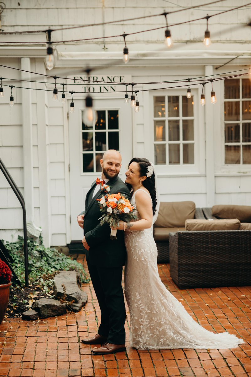 The perfect fall wedding inspo for your viewing pleasure!  Please as an added bonus we got to sit down with the bride to ask her all the fun questions about her special day.  Se it all on our blog now! 

Pictures: @longyauphotography