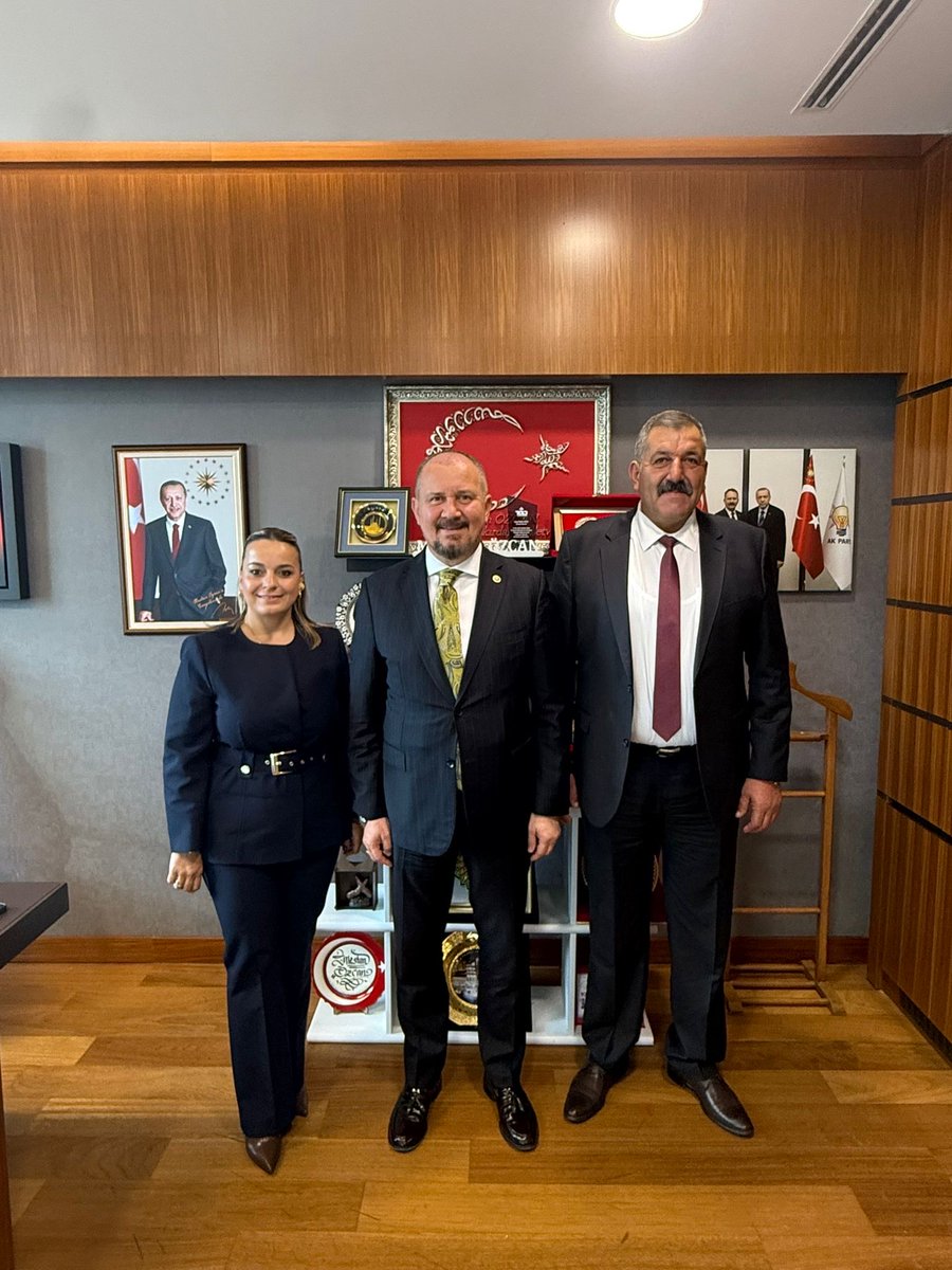 📍TBMM

Eskişehir Tepebaşı Çiftçi Malları Koruma Meclis Başkanı Hasan Hüseyin İnce ve Genel Sekreter Fatma Çelik, mecliste bizleri ziyaret ettiler.

Nazik ziyaretleri, hoş sohbetleri ve samimi paylaşımları için kendilerine teşekkür ediyorum.