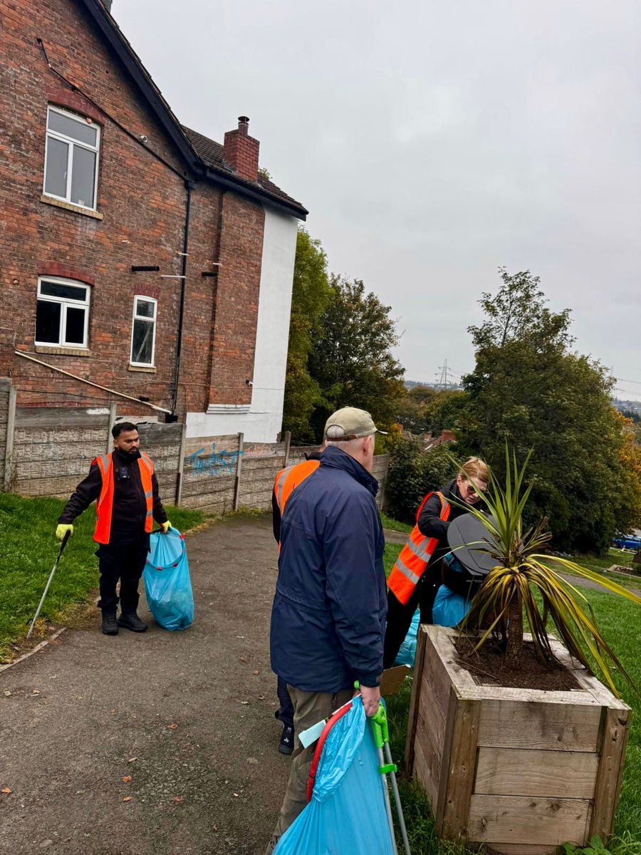 Mick Brown (@mickbrown3) on Twitter photo It was a pleasure to be out in Gravelly Hill today with the Erdington Litter Busters Team as they did their regular weekly litter pick in the streets around <a href="/StChadsChurch/">St Chads Erdington</a> It was a pleasure to be out in Gravelly Hill today with the Erdington Litter Busters Team as they did their regular weekly litter pick in the streets around <a href="/StChadsChurch/">St Chads Erdington</a>