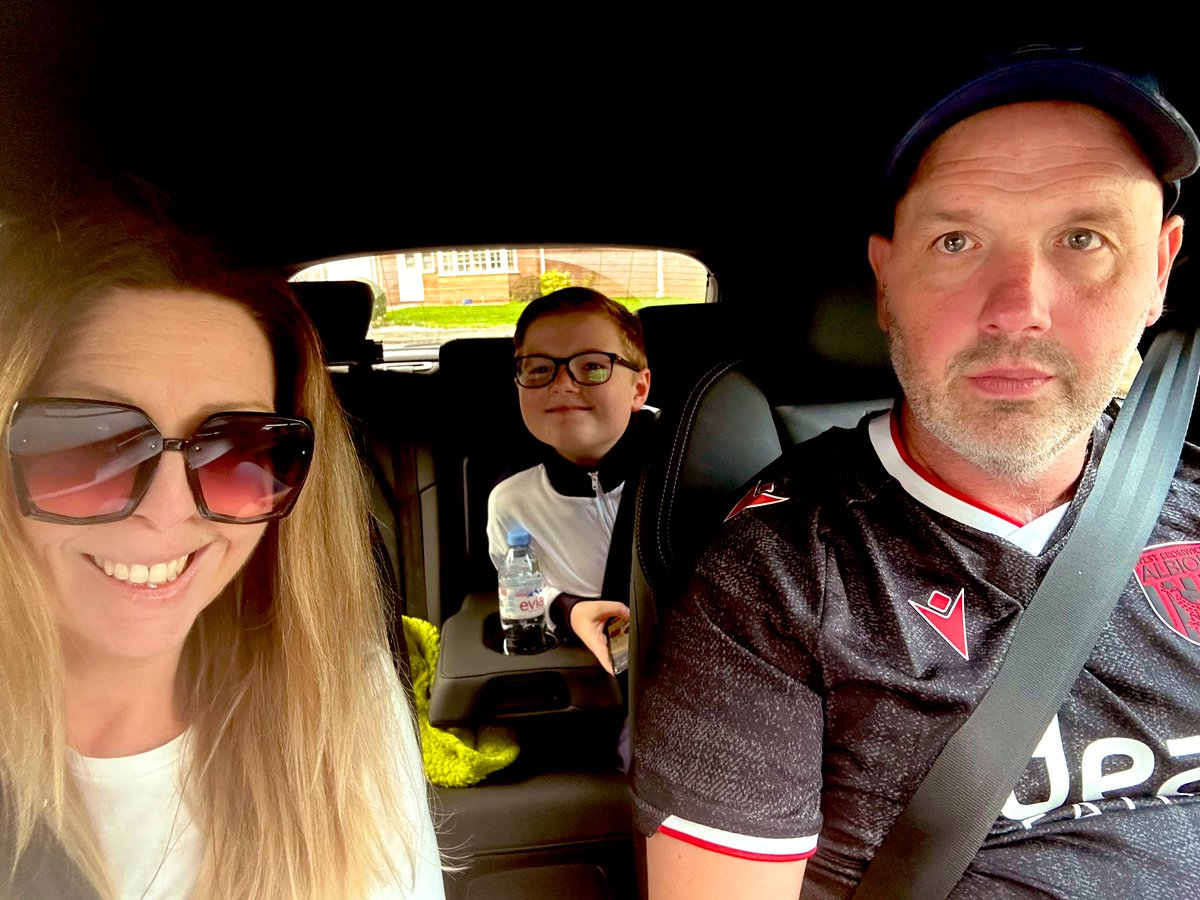 Albion away ole ole 🎵 

On route to Watford <a href="/leboufdebrief/">Jason Wheeler</a> <a href="/JoeWba9/">Joe 𓅪</a> 

With <a href="/Jase_onfooty68/">Jase Wheeler</a> &amp; <a href="/Jessica_Wheelx/">Jessica Wheeler</a> back for Ipswich 💙🤍

#wba