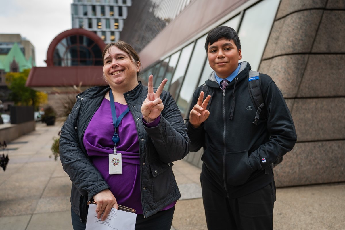 CRJesuit_TC's tweet image. Today&apos;s the day! 🎉 Nearly 100 9th-grade students are officially on their first day in the workplace as part of the Cristo Rey Corporate Work-Study Program. From interview prep to professional placements, they&apos;ve been building up to this moment. Go, Pumas! #CWSP #CristoRey