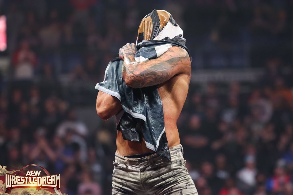 Alm5ta_r's tweet image. هذاك الشخص بحزن يحاول يرقع و يطلع أغلاط على الاتحاد المشكله انه الاتحاد داعس عليهم في كل مرة و يثبت انه افضل من الأتحاد الي عنده تاريخ طويل 

توني خان داعس على اتش و اشكاله و موظفينه مسكين انه ما بستمتع ف اشي من الحقد

#AEWDynamite 
#WWERaw