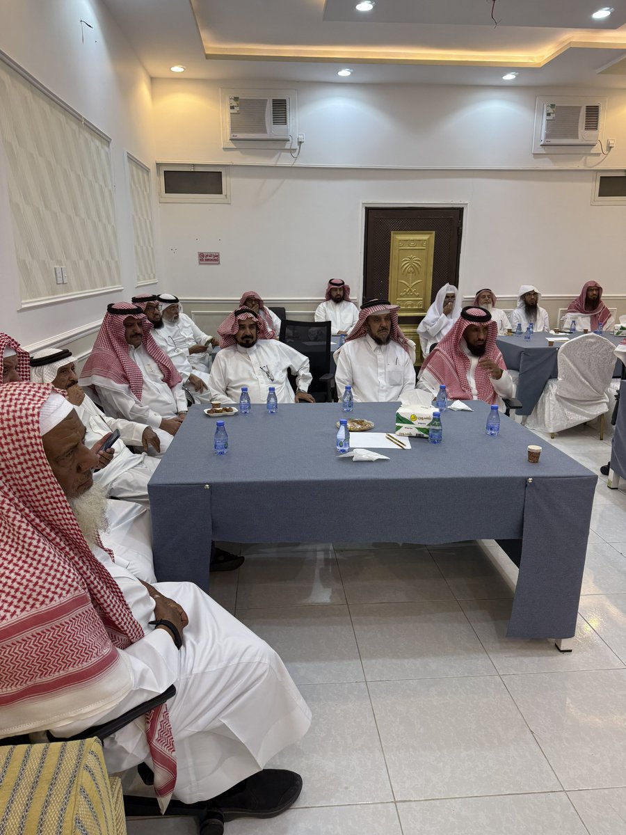 ورشة عمل بعنوان “فنون الحوار والإقناع في إصلاح ذات البين” نظّمتها جمعية الصلح خير، وقدّمها سعادة العميد غازي الحارثي نائب رئيس الجمعية، ضمن جهود الجمعية في تطوير مهارات المصلحين وتعزيز ثقافة الحوار البنّاء والإقناع الإيجابي.
 #إصلاح_ذات_البين #الطائف
#يحدث_الآن 
 #ولي_العهد