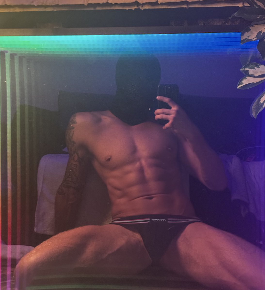 Felt cunt, might delete later