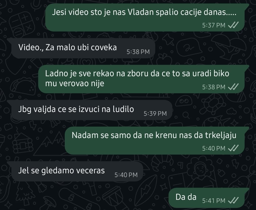 volimbalkanuvek's tweet photo. Да будем кратак, Владан, који је данас пуцао на човека, јуче је јавно на збору најавио шта ће урадити.
Дакле, ти њихови „зборови“ и „пленуми“ нису никакви скупови студената, већ ћелије домаћег тероризма. https://t.co/Ew0cgOPlAF