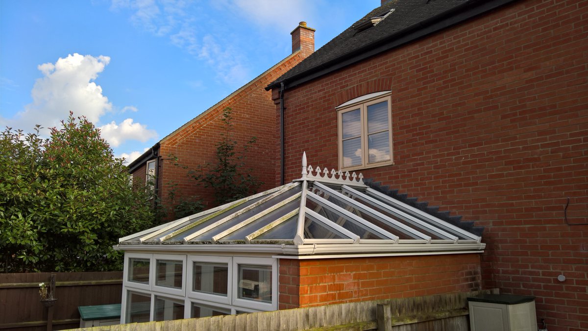 shiningwindow's tweet photo. Sun blocked by green algae? We see it all over Northampton 
Check out this conservatory transformation!
Get your instant price online! 
https://t.co/7lW8Yi7iRn
#ConservatoryCleaning #Northampton #Northants #BeforeAndAfter https://t.co/OwLz5znfY5