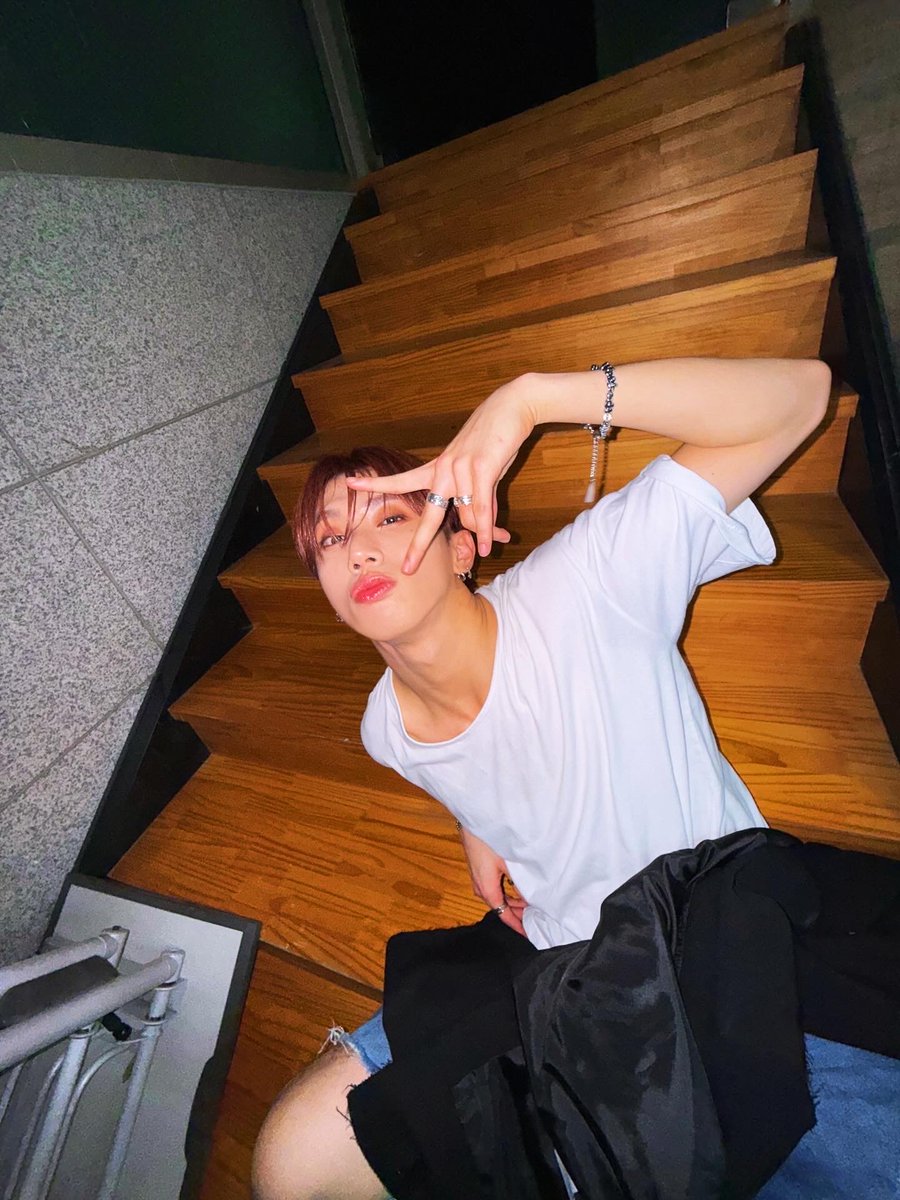 from_dkb's tweet image. [🫧🌞] 251023 // 12.13 am

- i posted the picturesㅎ
ㄴ📷 (x8) 
- ppyong
- i really feel like i'll have a pretty/nice dream todayㅎ
- i'm happy
- what is this (feeling)?