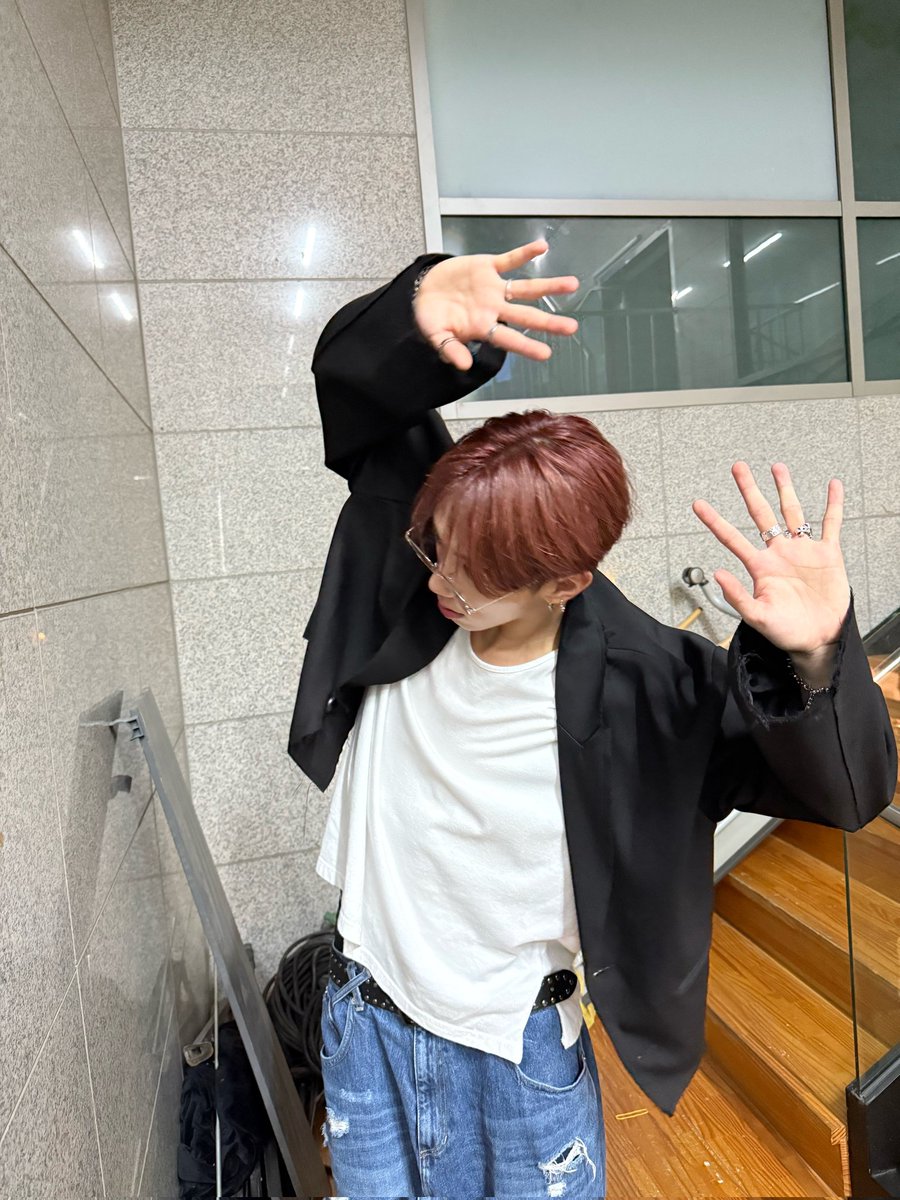 from_dkb's tweet image. [🫧🌞] 251023 // 12.13 am

- i posted the picturesㅎ
ㄴ📷 (x8) 
- ppyong
- i really feel like i'll have a pretty/nice dream todayㅎ
- i'm happy
- what is this (feeling)?