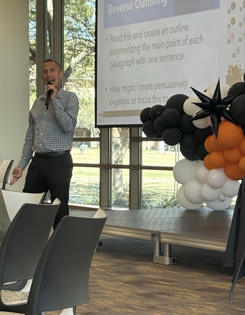 What an amazing AI conference with Dr. Bowen <a href="/utpb/">UT Permian Basin</a> 🤯🤖<a href="/TechECISD/">ECISD Digital Learning</a>