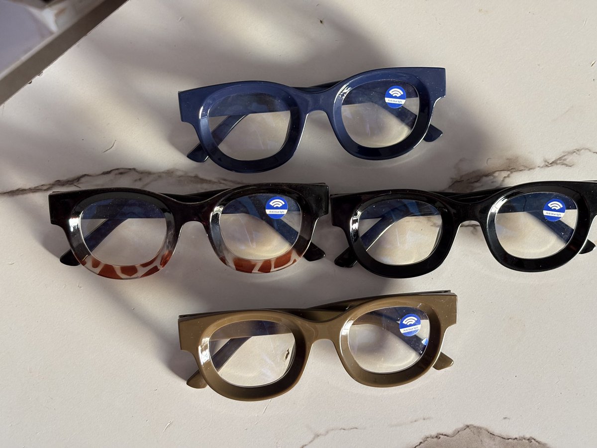 the_framefactor's tweet image. Thick. Bold. Durable. 
Antiblue light
Price: N6,000
Comes with a Case.

#Lagos #CBN #Nigeria AlabaMarket