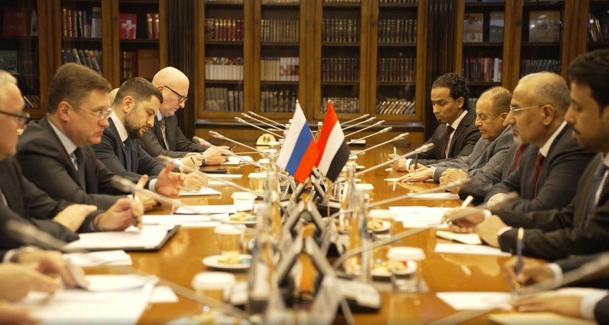 alrahbi5's tweet image. يتم استقبال عيدروس بصفته عضو مجلس القيادة الرئاسي وليس بصفته الانفصالية .
#عيدروس