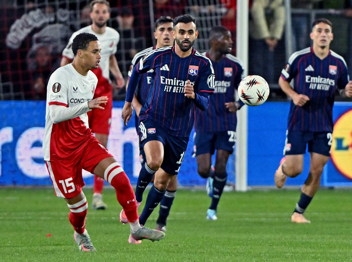 « Plainte du FC #Utrecht », « enquête disciplinaire » : à l’#OL, un imbroglio Rachid #Ghezzal
(Le Dauphiné : olplus.fr/d3Slk)