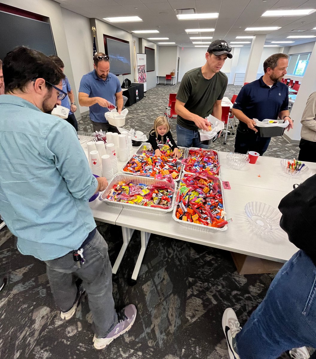 Last week, Nationwide employees and board member, Amy, joined us in Louisville for a preparedness &amp; hands-only CPR training. They also helped put together appreciation baskets for our blood services team. 

Learn how you can involved with the Red Cross: redcross.org/kentucky
