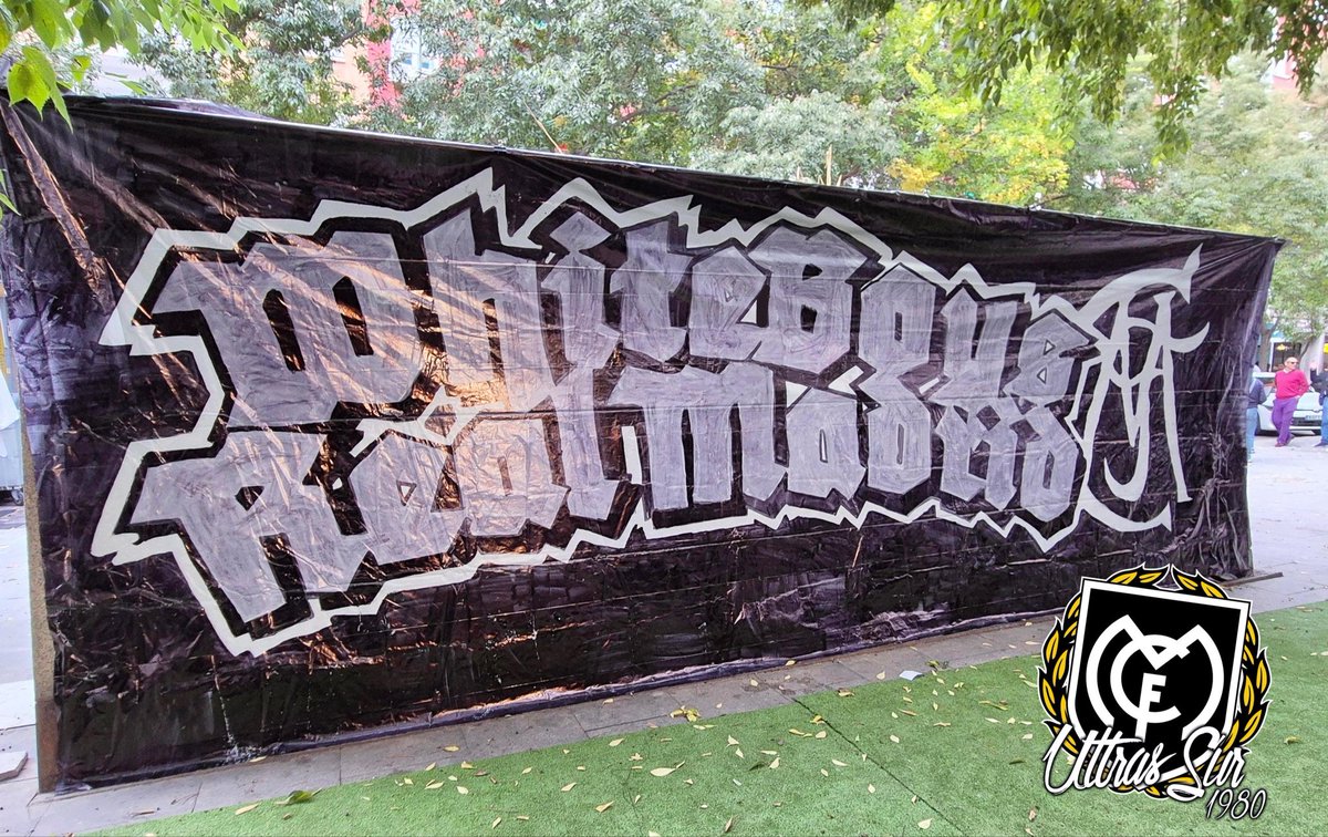 ¡White Boys Real Madrid!
#UltrasSur #SiempreFieles #MarcelianoSantamaría