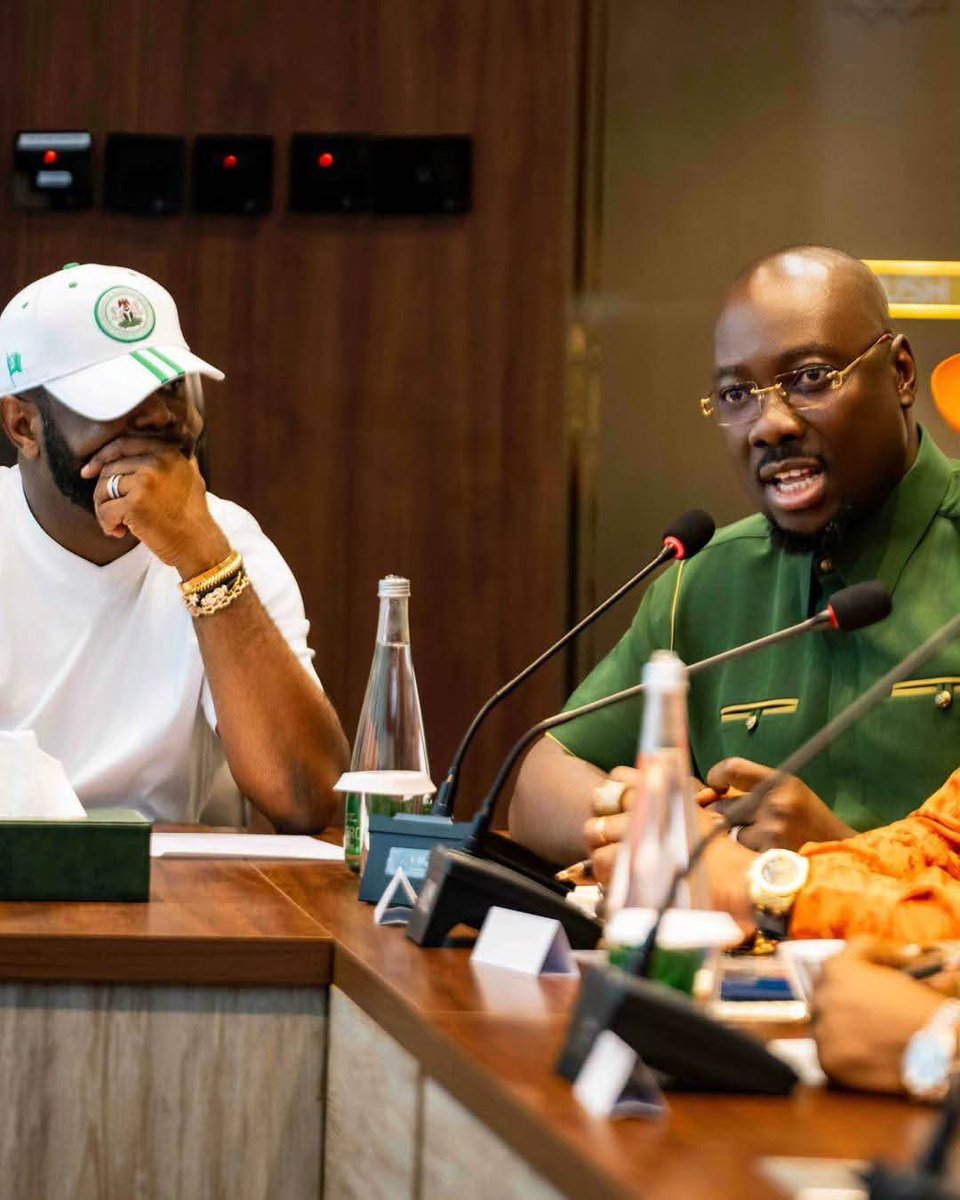 Lotanna_UG's tweet image. Seyi Tinubu Hosts New Generation Igbo Business Men Billionaires To A Strategic Breakfast Meeting 
... Obi Cubana, Zenco, E-money, Stanel Uzoukwu, Ofuji, Ituma Enviable, Harvey Don, Others In Attendance.
They Met Under The Umbrella 'Change Nigeria'