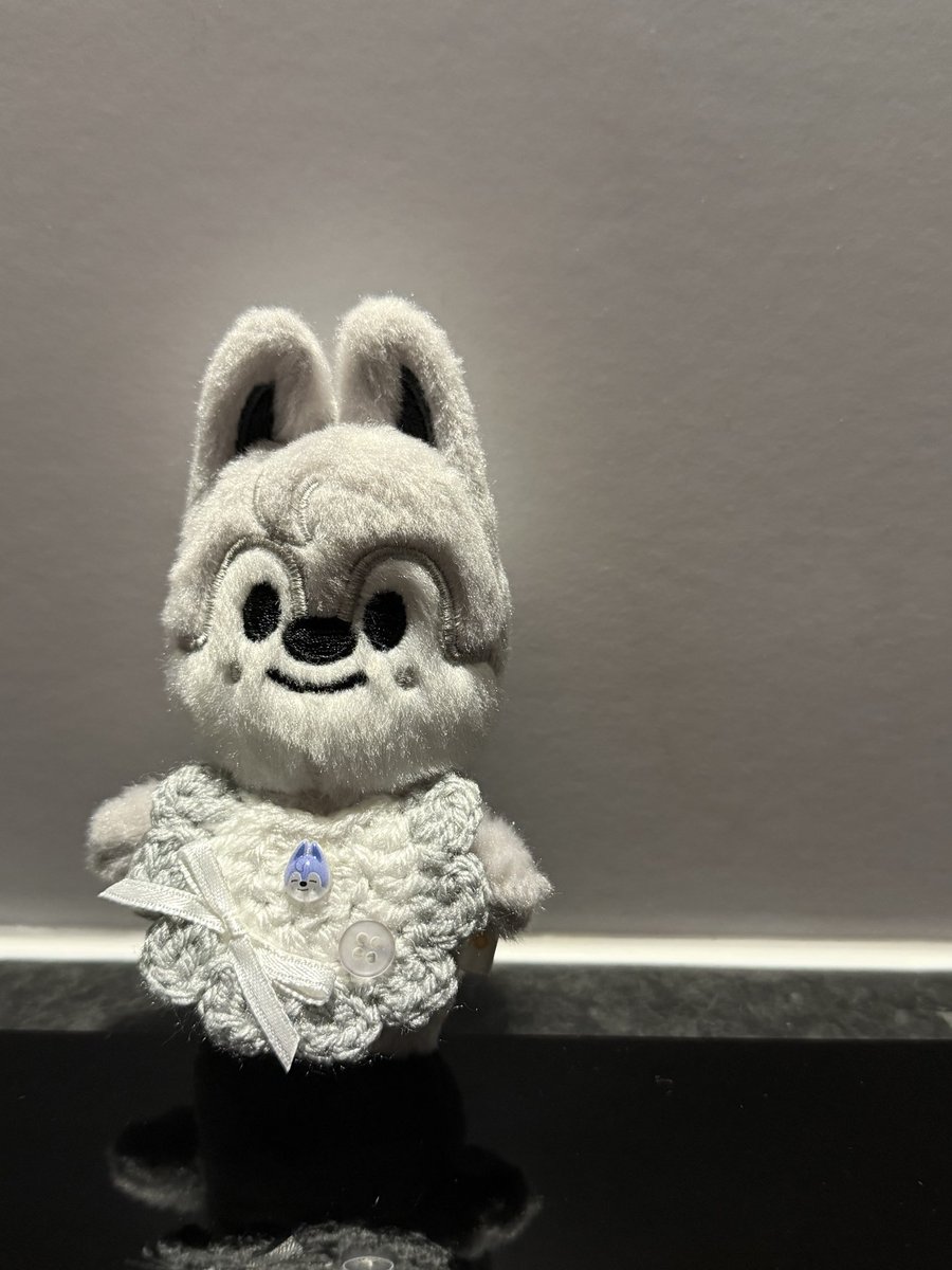 lunawolfchn_'s tweet image. Did someone say skzoo fashion week? Thank you @oddinent little wolfchan has a full new wardrobe for winter!🖤