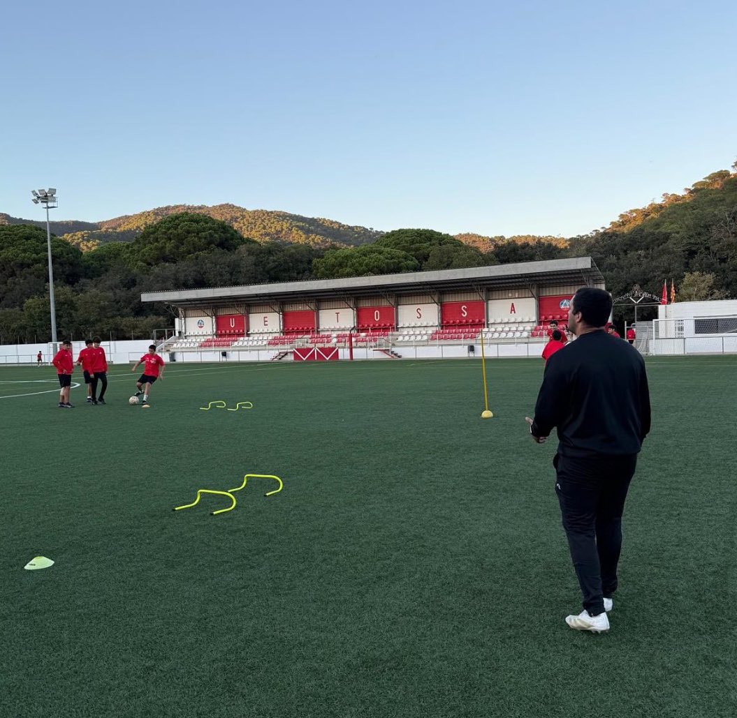 Unió Esportiva Tossa (@uetossa1922) on Twitter photo En Ruben Martín inicia una nova etapa com a preparador físic del futbol base, tasca que compaginarà amb el seu paper de jugador del segon equip 🏋🏽⚽️
Un exemple de compromís i dedicació al Club 🙌🏼🔝 En Ruben Martín inicia una nova etapa com a preparador físic del futbol base, tasca que compaginarà amb el seu paper de jugador del segon equip 🏋🏽⚽️
Un exemple de compromís i dedicació al Club 🙌🏼🔝