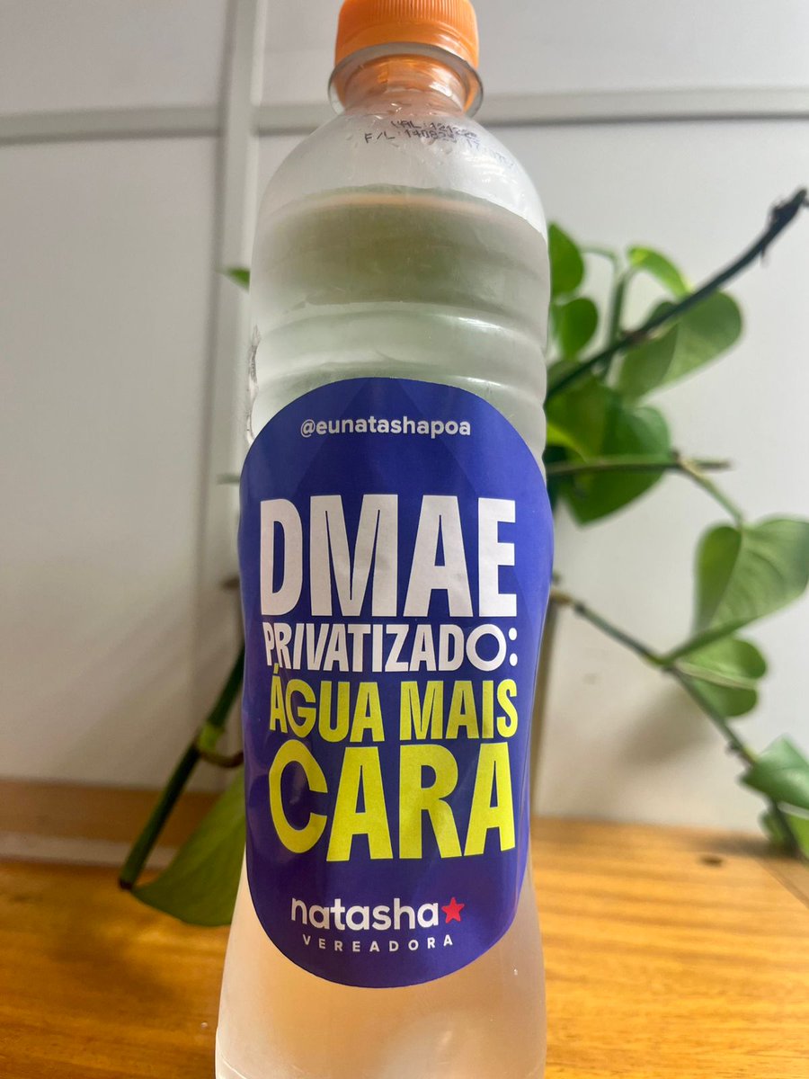 luizmuller's tweet photo. #BARBARIDADE!! Em Porto Alegre, querem Privatizar a Água!! #Água é Direito, não Mercadoria. E são tão caras de Pau, que privatizam a Distribuição, que da Lucro, e não a captação e tratamento. https://t.co/74r8O9OZCc