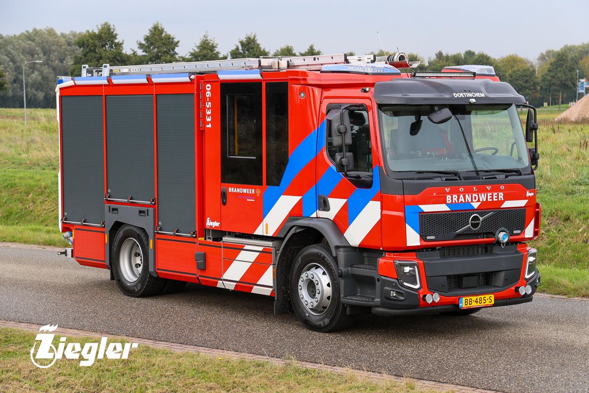 Nieuwe tankautospuit voor Brandweer Doetinchem 

Op woensdag 22 oktober 2025 heeft Ziegler een nieuwe tankautospuit afgeleverd aan Veiligheidsregio Noord- en Oost-Gelderland post Doetinchem.

Het voertuig is opgebouwd op een Volvo chassis, type FE 320.

#Zieglerpower