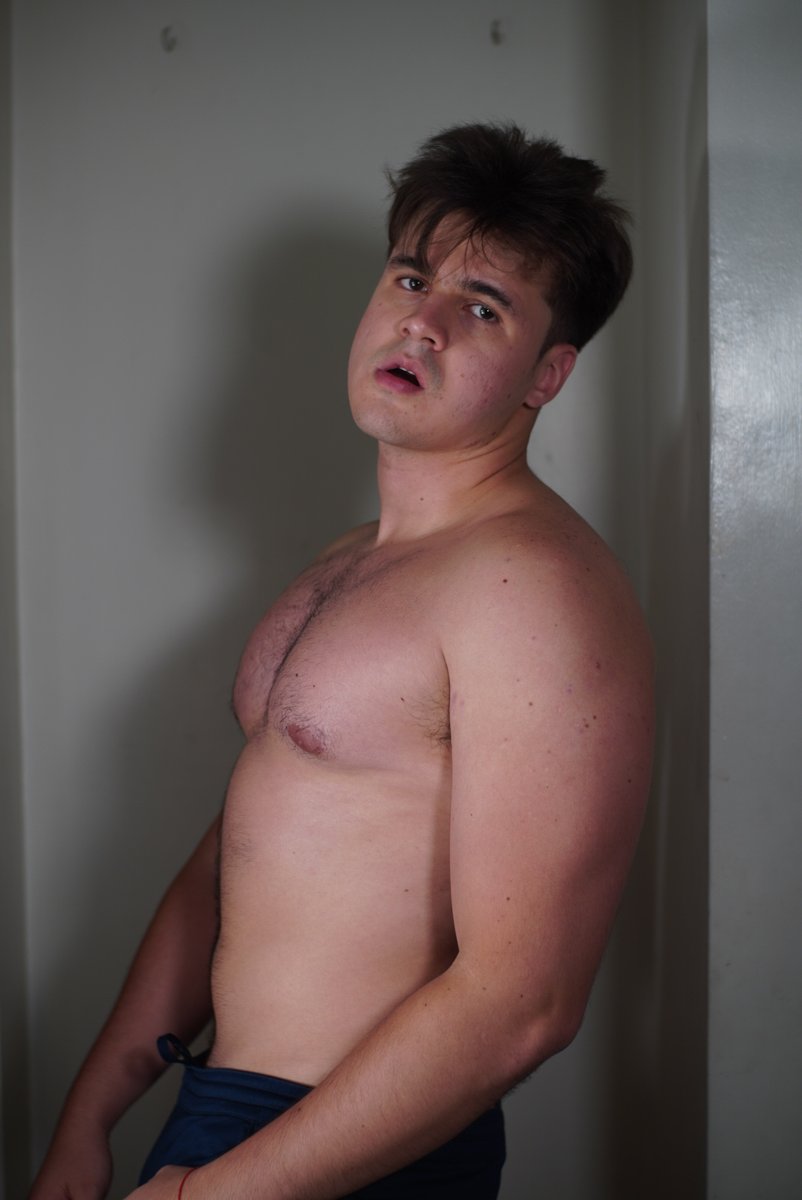 Pre-save soy el dinero 😊🤭

ditto.fm/soy-el-dinero