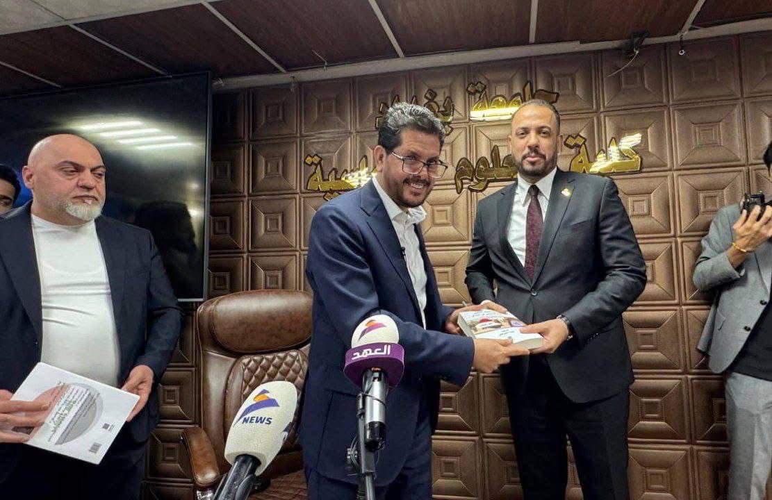 mmdmyd134's tweet photo. الدكتور ليث الخزعلي يوقع كتابه بعنوان "مؤسسة الحشد الشعبي والنظام السياسي العراقي دراسة في استراتيجية العلاقة
#٢٠٢_حركة_الصادقون https://t.co/DtJP6WBN8p