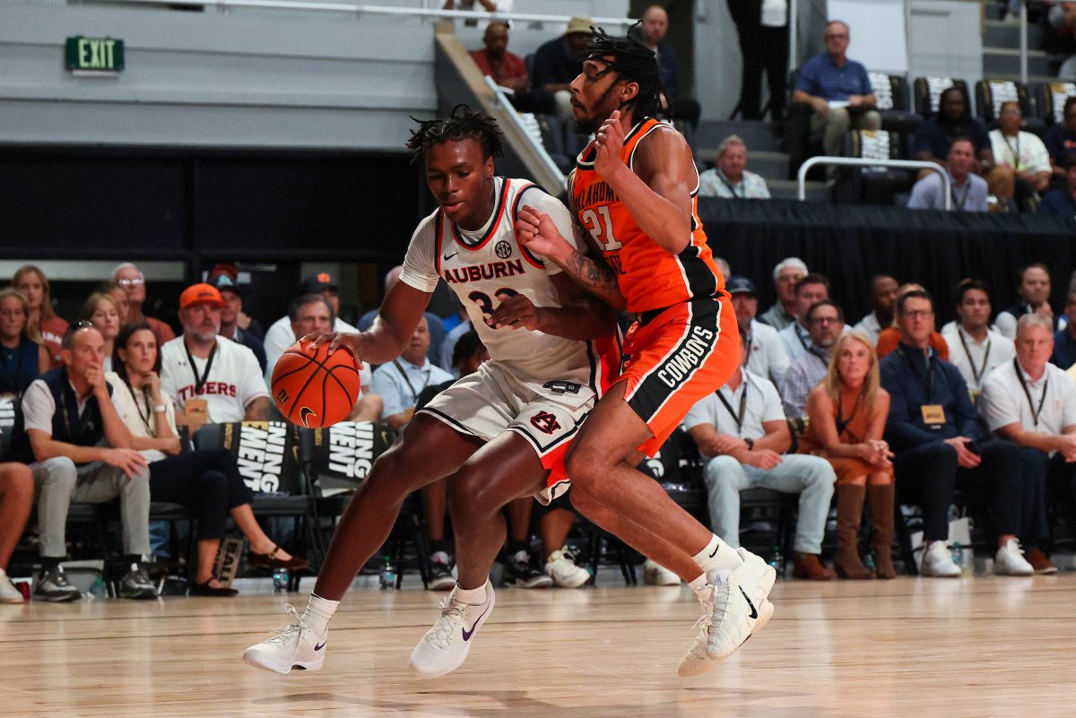 Auburn freshman Sebastian Williams-Adams made his presence felt vs. Oklahoma State — 9 rebounds, nonstop effort, and the trust of Steven Pearl. SWA will be critical to winning.

"He plays so hard and does a lot of little things really well."

🔗 on3.com/teams/auburn-t…