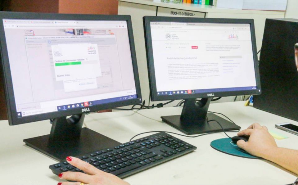 PoderJudicialPY's tweet image. 🔴 Justicia Digital: Avanza expansión del Expediente Judicial Electrónico en Central y Villa Hayes
➕Info: pj.gov.py/notas/28866-ju…