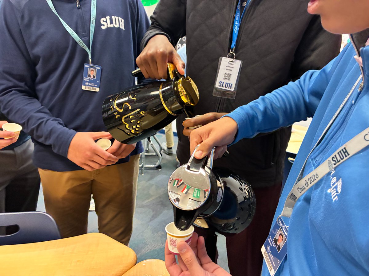 sluhjrbills's tweet image. Some exquisite aromas traveled through the halls during Activity Period today as The Arabic Language and Culture Club offered free samples of Turkish and Arabic coffee, as well as tea, baklava, and dates. #SLUHGlobal #SLUHLife