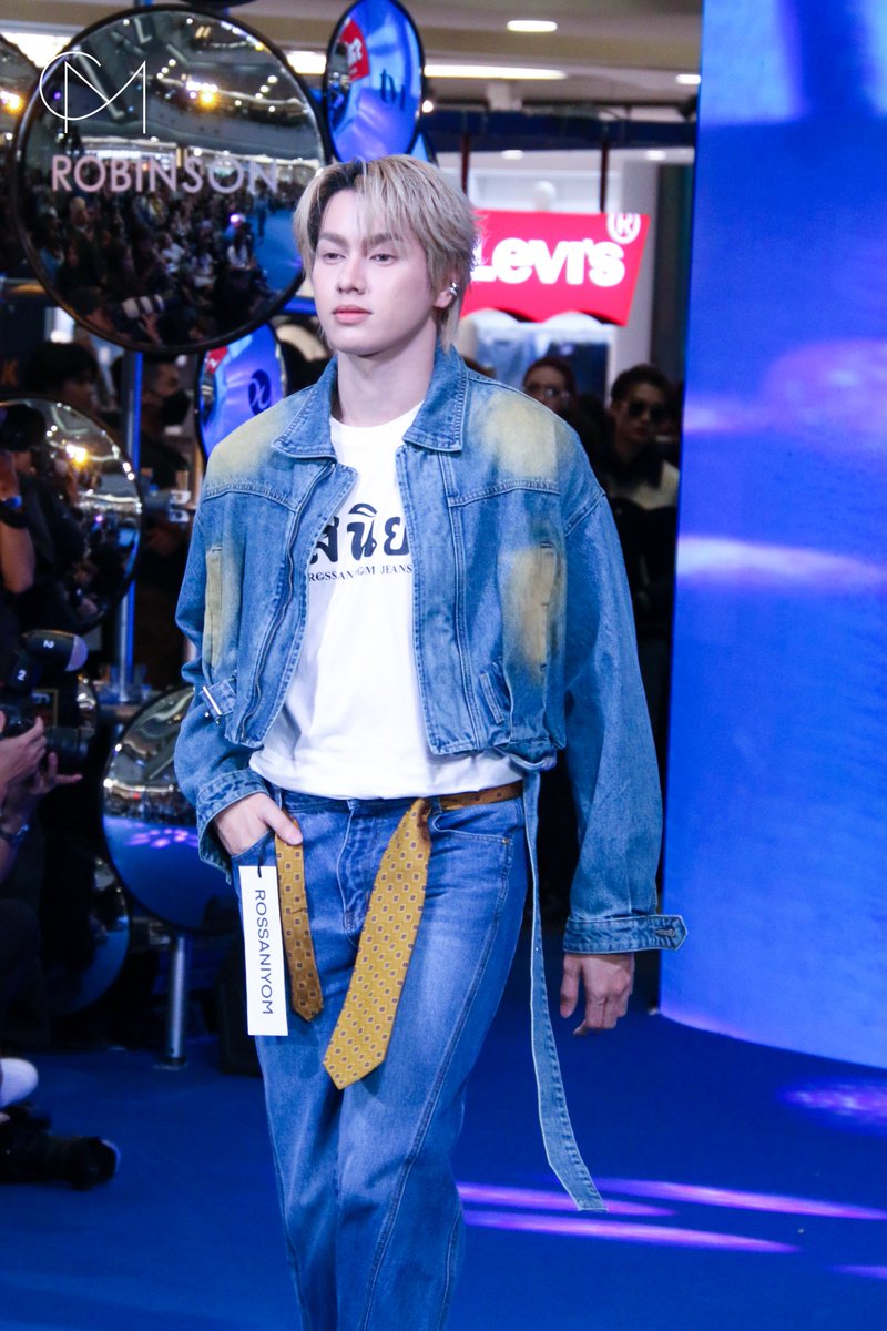 CM2Connect's tweet photo. “สมาร์ท ชิษณุพงษ์“ ร่วมเดินแฟชั่นโชว์ในงาน "ROBINSON SUPER JEANS WEEK 2025"

SmartCSNP with Rossaniyom

#SYRA #smartcsnp #smartchisanupong 
#CSNP #สมาร์ทชิษณุพงศ์
#RBSSuperJeansWeekxCSNP
#RobinsonSuperJeansWeek2025 
#RobinsonDepartmentStore https://t.co/smoXC5trs2