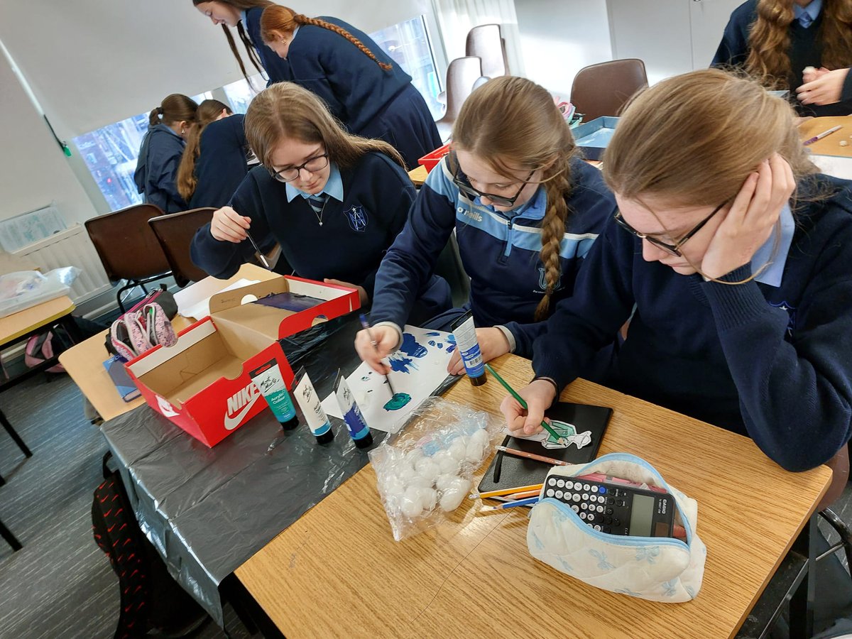 ASM_Limerick's tweet photo. #ASM'S 2 Áine English class having a tremendous time exploring their studied novel during the return of 'Shoebox Scenes' for #CreativityWeek! They were recreating the opening chapter of John Steinbeck's 'Of Mice and Men'! https://t.co/QwQmex4czJ