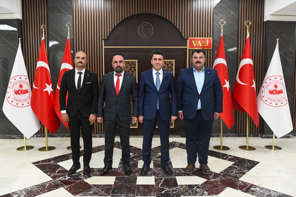 _nadirergin's tweet photo. 📍Tunceli Valiliği

İlçe Milli Eğitim Şube Müdürümüz İbrahim Halil Çelik ve Belediye Meclis Üyemiz Emrah Gümüşsoy ile Tunceli Valimiz Sayın Şefik Aygöl Bey’i ziyaret edip hayırlı olsun dileklerimizi ilettik. Misafirperverliklerinden dolayı kendilerine teşekkürlerimi iletiyor görevinde başarılar diliyorum.
@sefikaygol 
@EmreGumussoy12