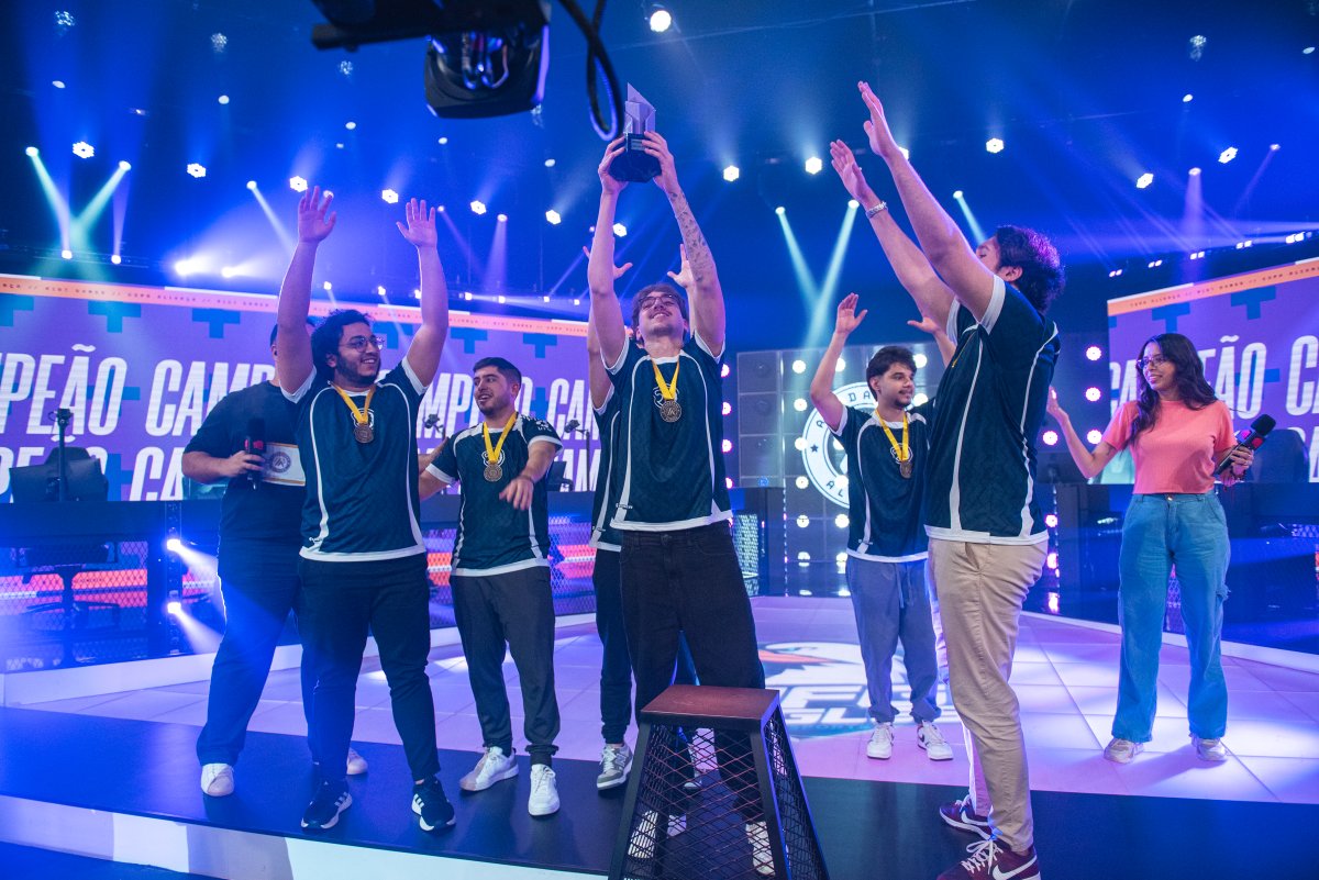 UFGEagles's tweet image. SOMOS CAMPEÕES NACIONAIS!! 🏆🇧🇷

1º lugar na Copa Aliança (Valorant) e nossa primeira estrela pra conta! Valeu a todo mundo que torceu e fez parte dessa conquista! 🦅💙