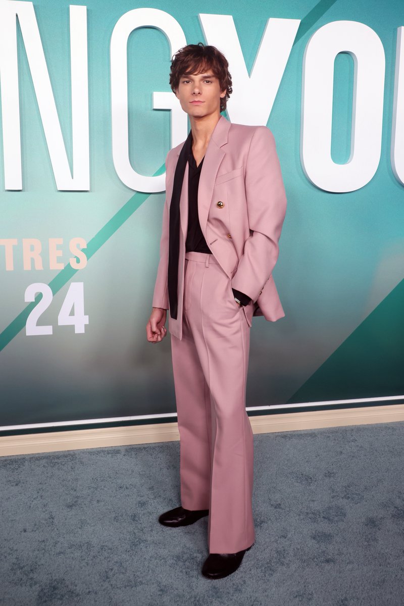 Mason_Thames が #ValentinoCruise2026 を着用 アレッサンドロ