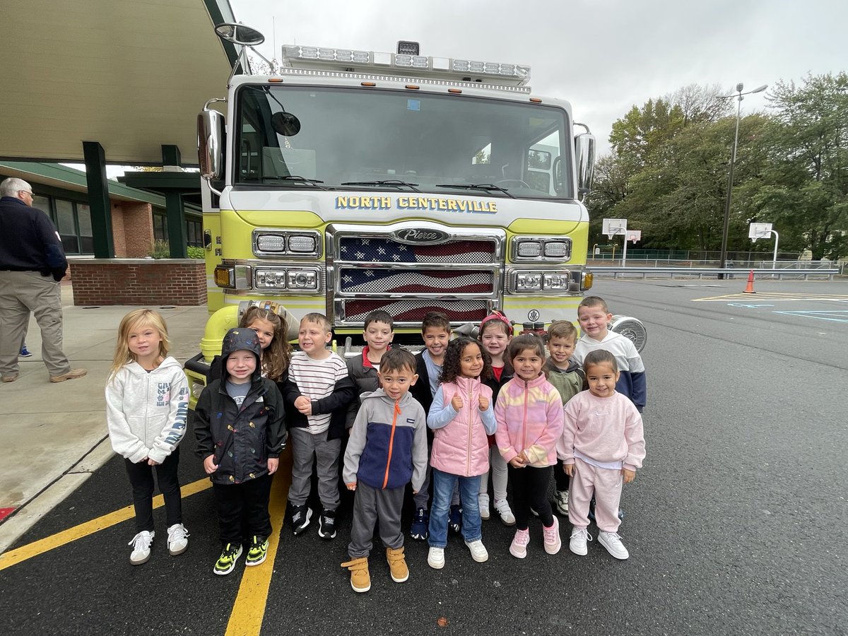 MercadoPrek's tweet image. Room 10 preschoolers are enjoying fall activities 🍂🍁🎃