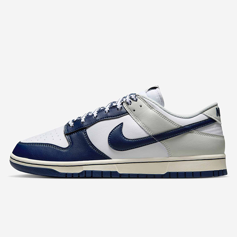 KicksDeals's tweet photo. ⚾️ Select sizes for the "Yankees" Nike Dunk Low Retro are 30% OFF retail at $84 + shipping.

BUY HERE -> https://t.co/OEeybH4UsY (use promo code FLASH30 at checkout) https://t.co/6N50ifC9kK