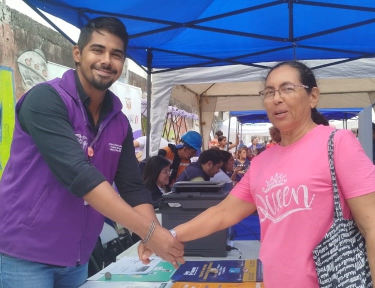 Hoy, la Coordinación Zonal Guayaquil del INDOT participó en la Feria “Brigada Social por el Nuevo Ecuador”, desarrollada en la ciudadela Los Vergeles y organizada por el Ministerio de Inclusión Económica y Social (MIES).

Durante la jornada, el equipo técnico del INDOT compartió