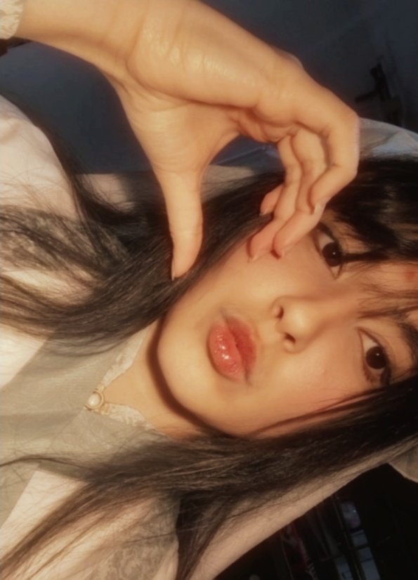 TaeLyart's tweet image. My attempt at being Sqx pls dont look at the ugly background🩵
