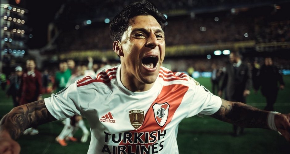 En tu cara.
En tu media cancha.
Con el parche de campeón.
A solo 316 días de haberle levantado la Copa Libertadores en sus narices. 
Con su gente llorando.
Con su técnico diciendo que lo iban a dar vuelta.
Con la CONMEBOL a su favor.

Polvazo inolvidable. Estuvieron cerca, pero